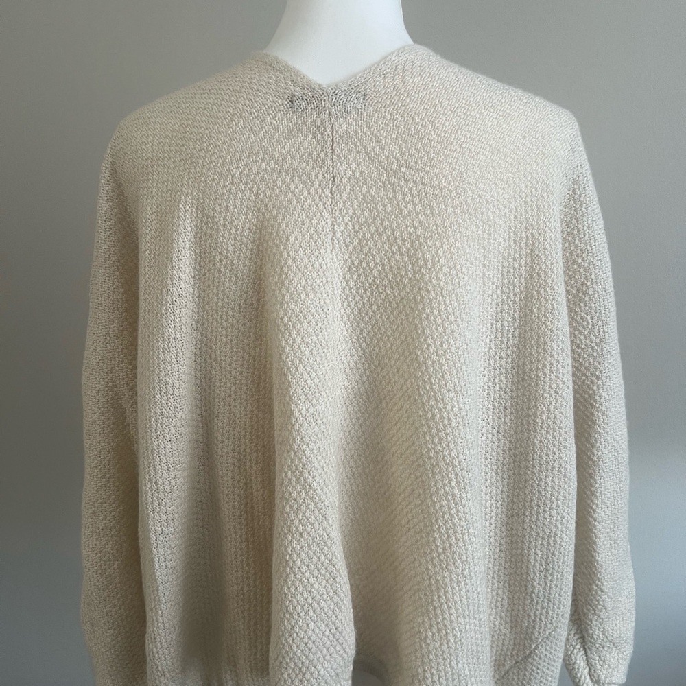 Brandy Melville Cream Women's Sweater - Picture 3 of 4